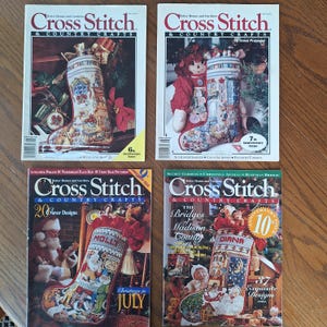 Puede incluir: Cuatro revistas Better Homes and Gardens Cross Stitch & Country Crafts con ediciones de aniversario de la 6ª a la 10ª. Cada portada muestra diseños detallados de calcetines de punto de cruz, temas festivos y varios títulos de proyectos.