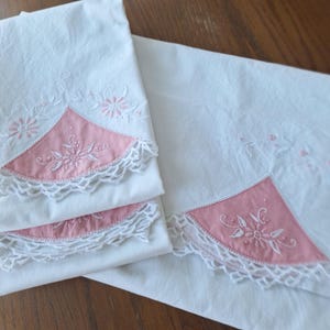 Vintage Sheet Set, Pink embroidery and inserts, flat sheet and 2 Pillow Cases