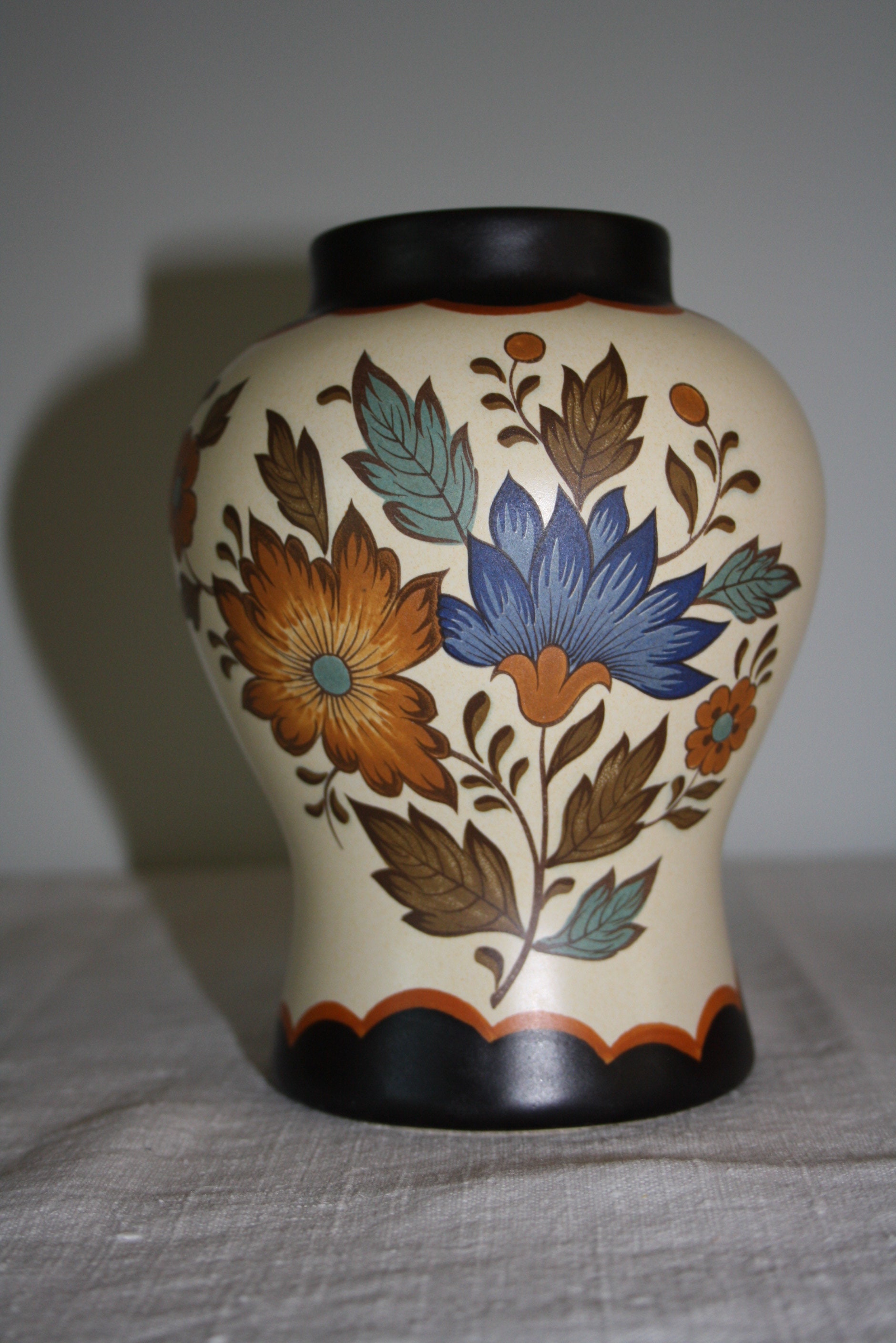 ビンテージgouda pottery Holland Rumba Flora 皿 Flora Rumba Vase Gouda | €200 | Whoppah