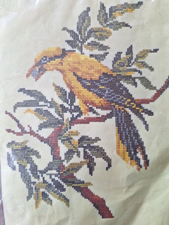 アンティーク ニードルポイント刺繍 ガラス額装 マルシェ 朝市の賑わい