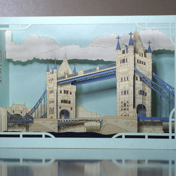 Carte pop-up du Tower Bridge de Londres. Monuments anglais du Royaume-Uni. Cartes de vœux, cadeaux d'anniversaire. Art Kirigami