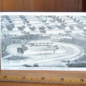 Carte postale inutilisée du quartier général de la division, Fort George G. Meade, Maryland