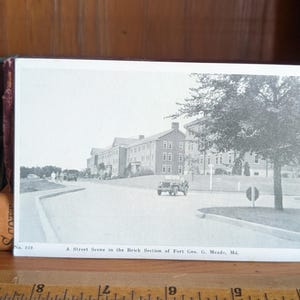 Scène de rue inutilisée dans la carte postale Brick Section, Fort George G. Meade, Maryland