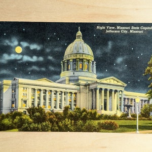 Cartão postal não utilizado do Capitólio do Estado de Missouri, visão noturna, Jefferson City, Missouri
