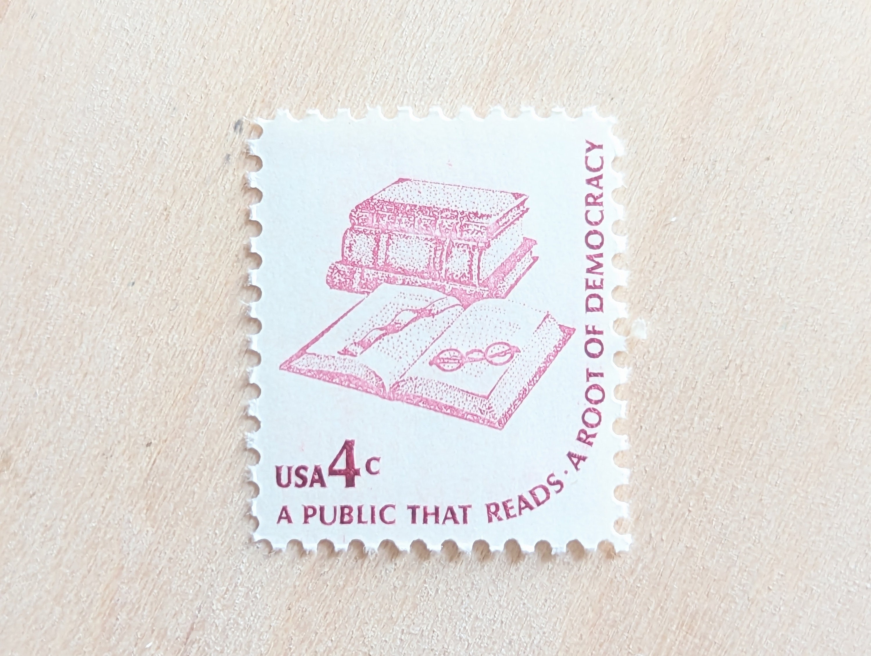 10 A Public That Reads A Root of Democracy Stamps, 1977 Unused