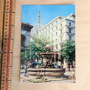 Carte postale Milano, Piazza Fontana inutilisée, Place Fontana