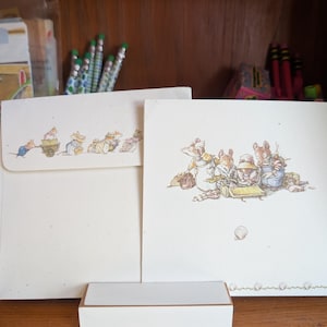 Invia un biglietto d'auguri vintage, biglietto "Brambly Hedge Mouse", 4 opzioni di spedizione, 5" x 5"