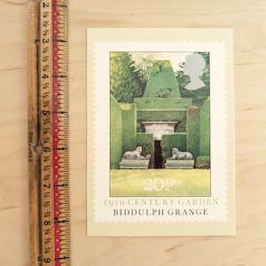 Unbenutzte British Gardens (Biddulph Grange) Postkarte, The House of Questa, London, England, von Liz Butler