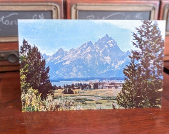 Unused Jackson Lake Lodge Mountain Postcard, Grand Teton National Park, Wyoming