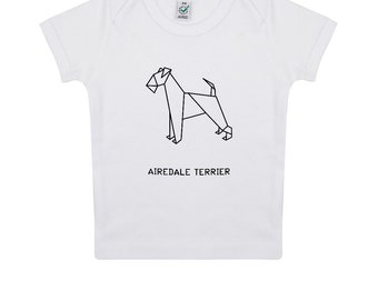 Entdecken Sie die faszinierende Welt des Airedale Terrier mit dem einzigartigen Origami-T-Shirt für Kinder und Babys, inspiriert vom Adel des Airedale