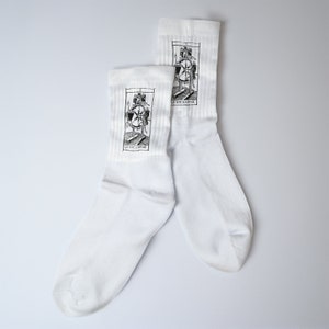 Explorez le Monde du Tarot avec les Chaussettes Tarot de Marseille Le Mat, Le Bateleur, L'Impératrice, La Roue de la Fortune, Le Soleil, L'EMPEREUR