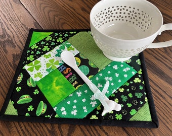 St Patricks Day Mug Rug, Irish Shamrock Cute Desk Mat, St Patricks Tiered Tray Decor