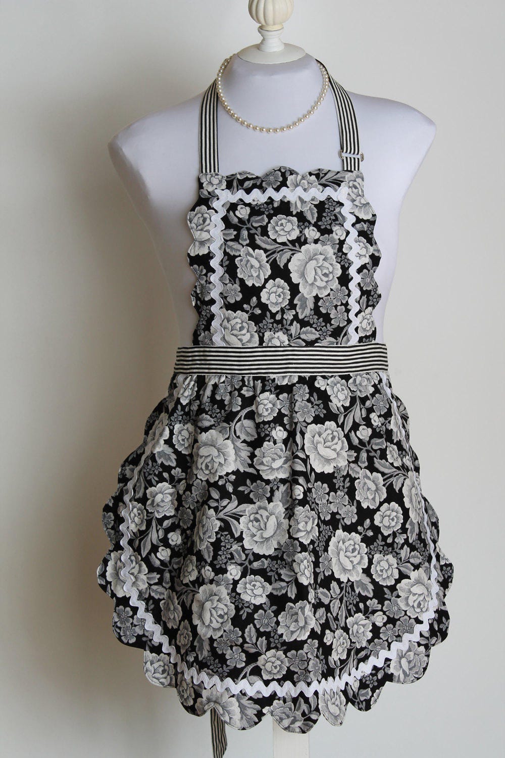 Fancy Apron Mother's Day Gift Scalloped Bib Apron Etsy