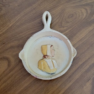 Pilgrim Girl Mini Cast Iron Skillet Primitive Amish Head Profile Yellow Dress and Bonnet