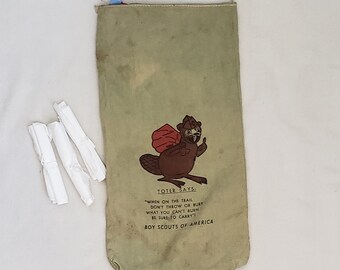 Boy Scout vintage toter litter bag BSA beaver image cabin decor used scouting memorabilia