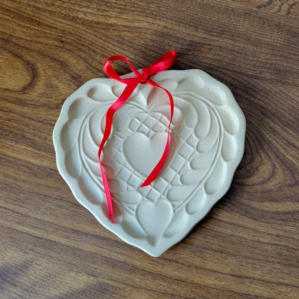 Heart Shaped Cookie Mold, Brown Bag Hill Design Collectible Vintage 1988