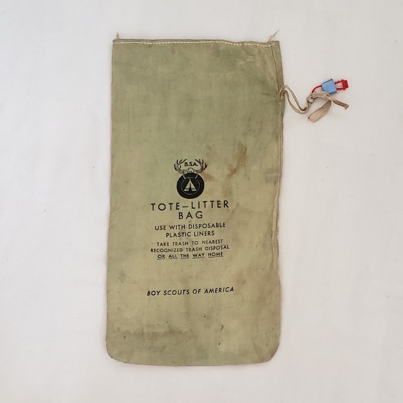 Boy Scout vintage toter litter bag BSA beaver image cabin decor used scouting memorabilia