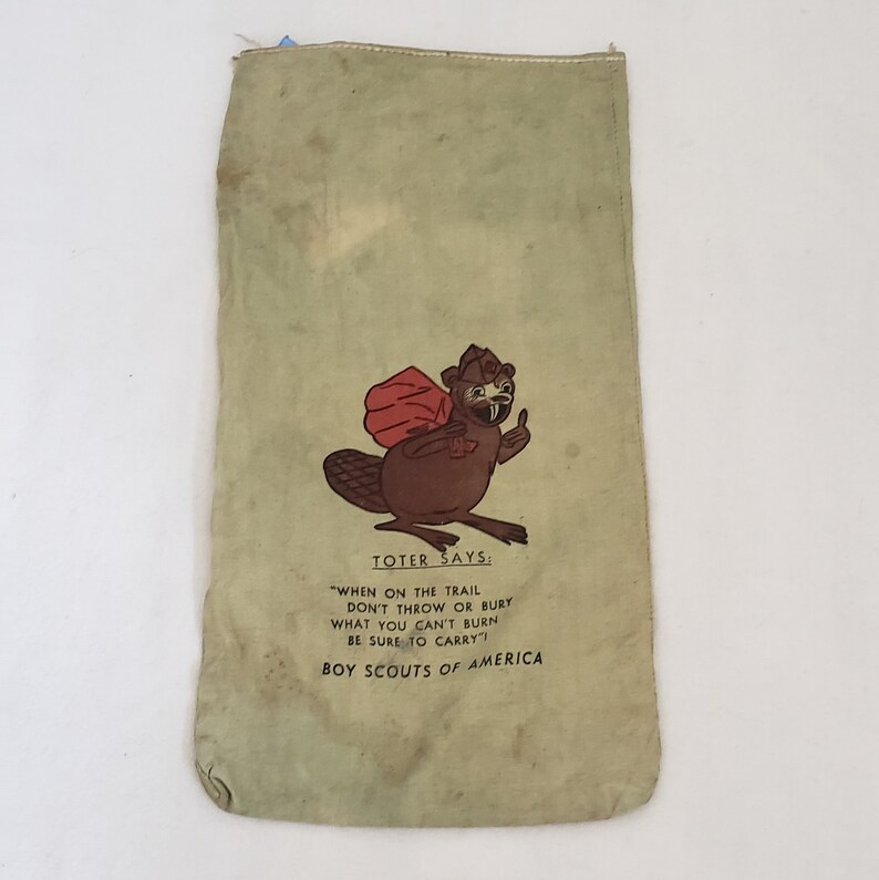 Boy Scout vintage toter litter bag BSA beaver image cabin decor used scouting memorabilia