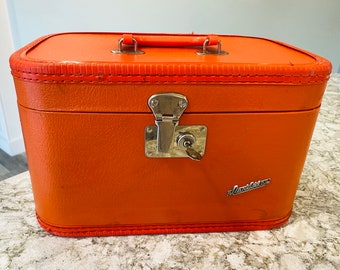 Vintage 1970’s Orange Train Case key, mirror Carilite 13.7” x 8.7” x 9,5”H
