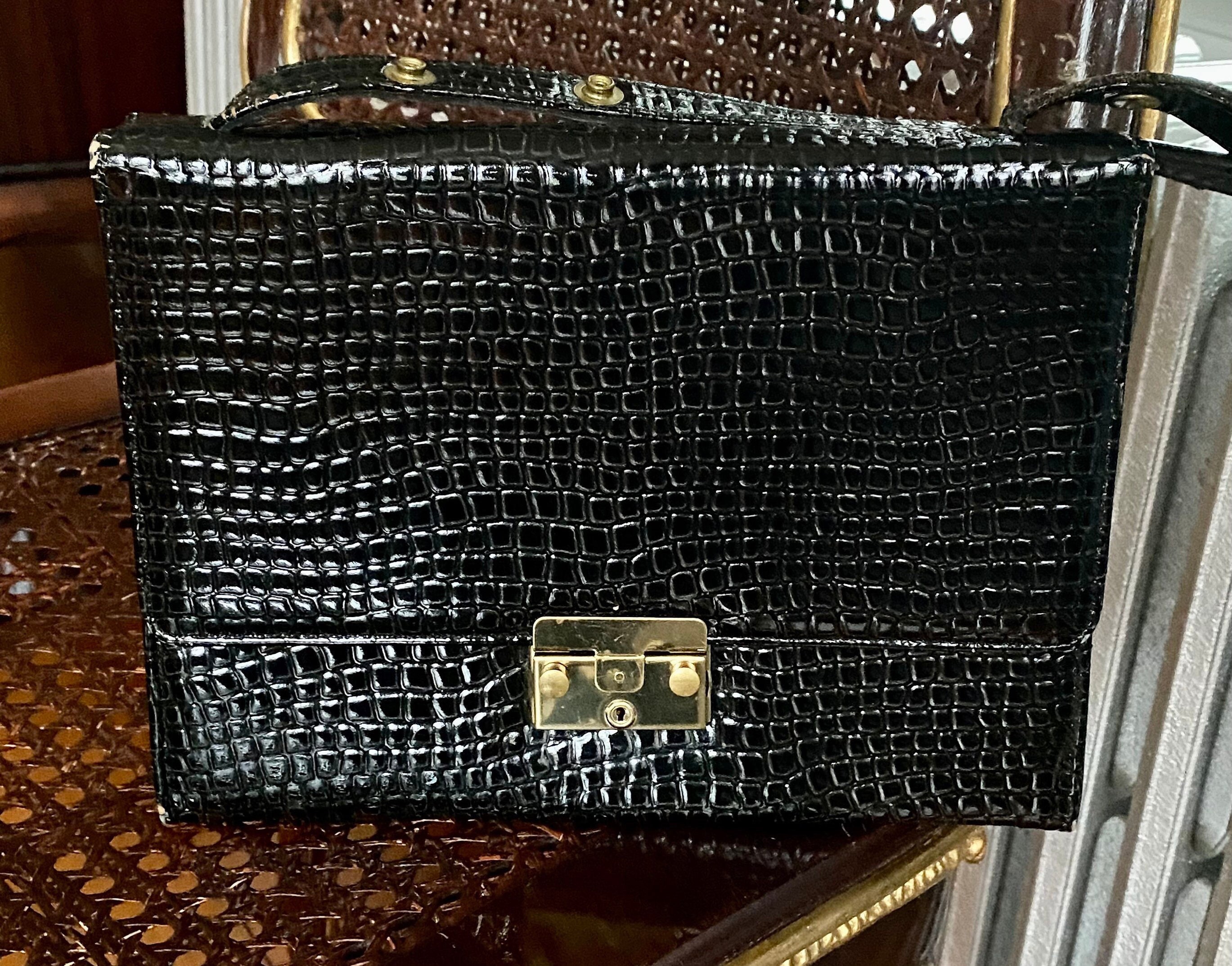 Vintage Faux Crock Black Handbag Gold Metal Clasp Shoulder  display picture 1