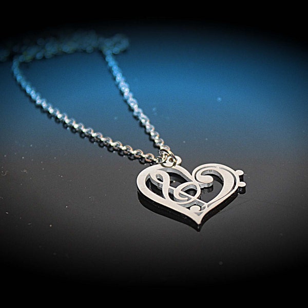 Collier de coeur avec basse et fusion de clef de treble