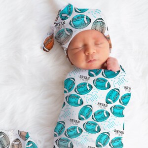 Fußball Swaddle Baby Name Swaddle Decke Baby Boy Personalisierte Swaddle Custom Swaddle Decke Eltern Geschenk für Neugeborene