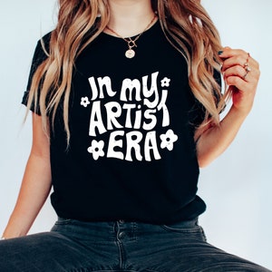Künstler Ära Shirt, Künstler Shirt, Kreatives Chef Shirt, Kunstlehrer Shirt, Art Director Shirt, Geschenke für Künstler, Grafik Designer Shirt