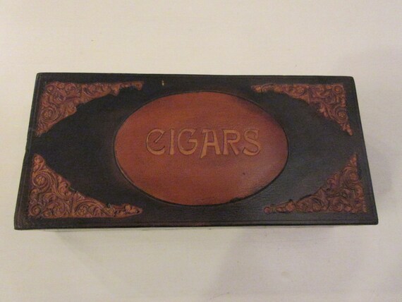 LEATHER CIGAR BOX
