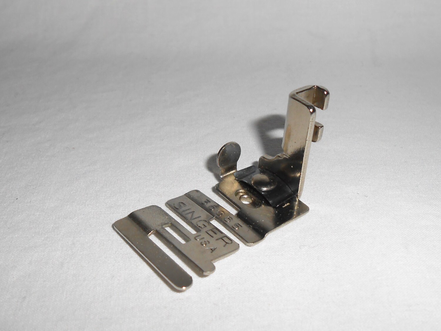 Vtg Singer EDGE STITCHER Foot Featherweight Sewing Machine Attachment