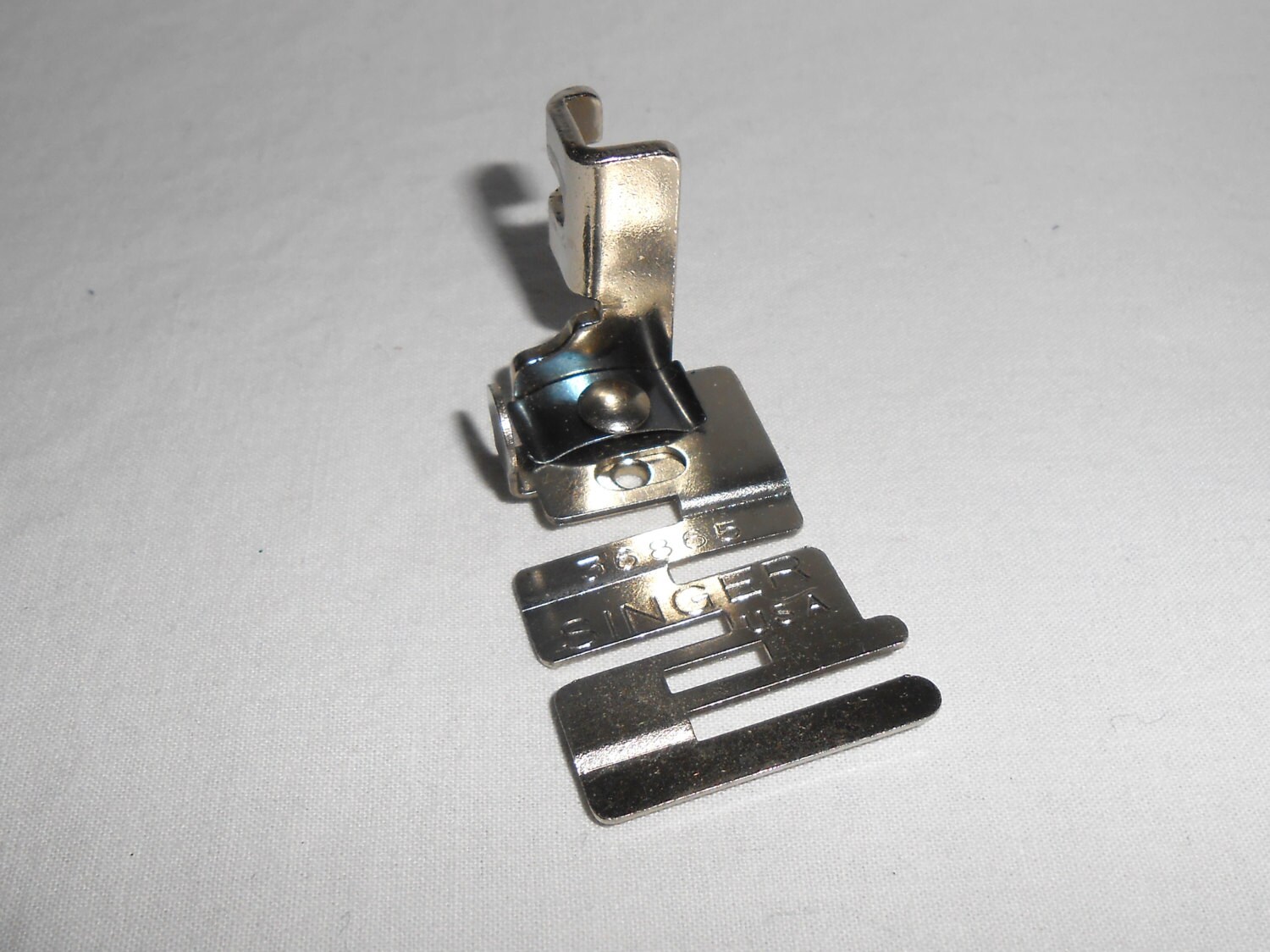 Vtg Singer EDGE STITCHER Foot Featherweight Sewing Machine Attachment