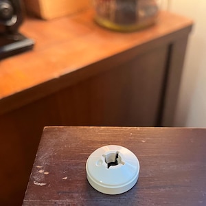 Vintage Singer Small SPOOL CAP Sewing Machine Attachment Accessory #507664