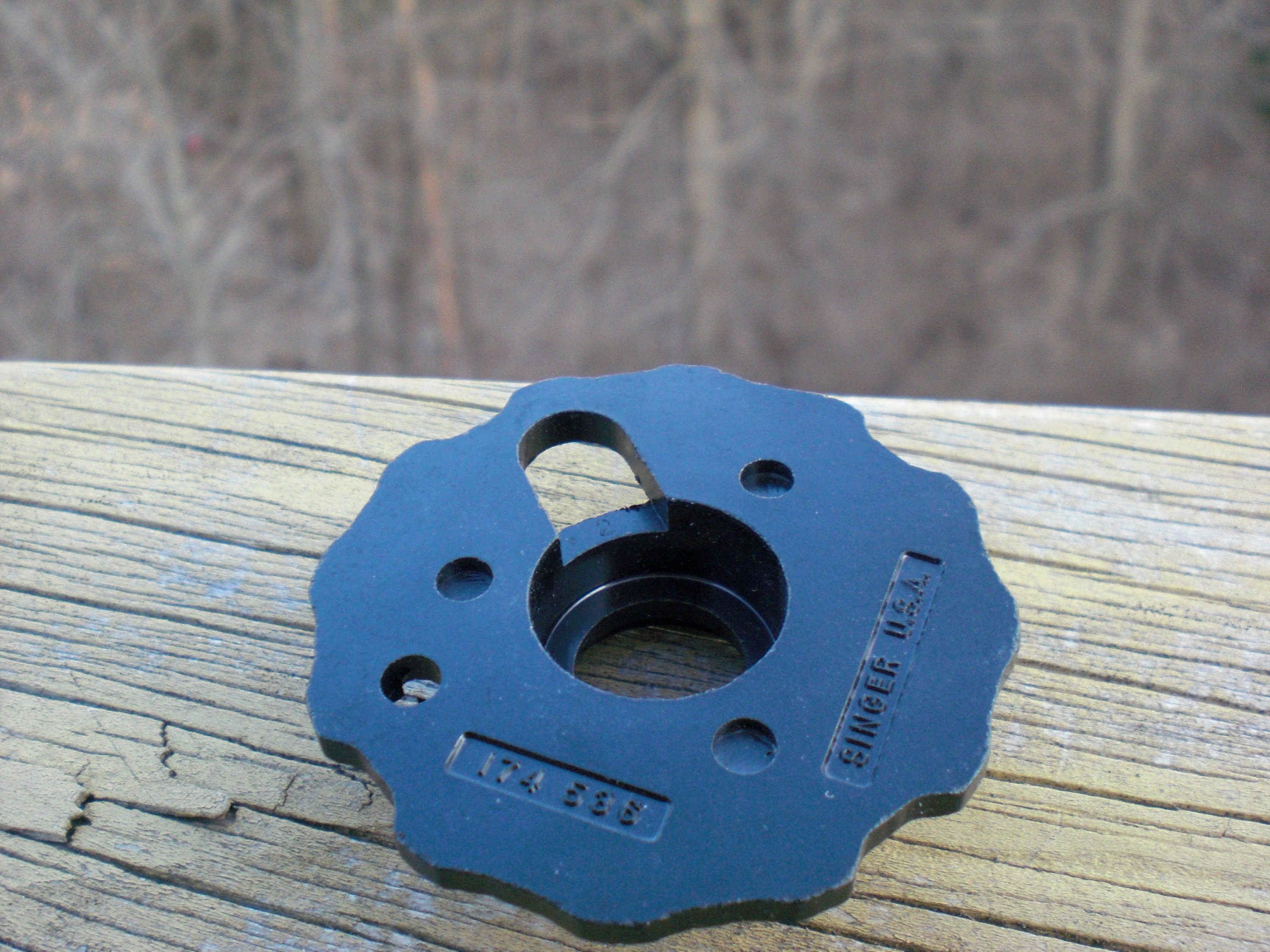 Vintage Singer Top Hat Cam 14 COMB STITCH Fashion Accessory Disc Sewing