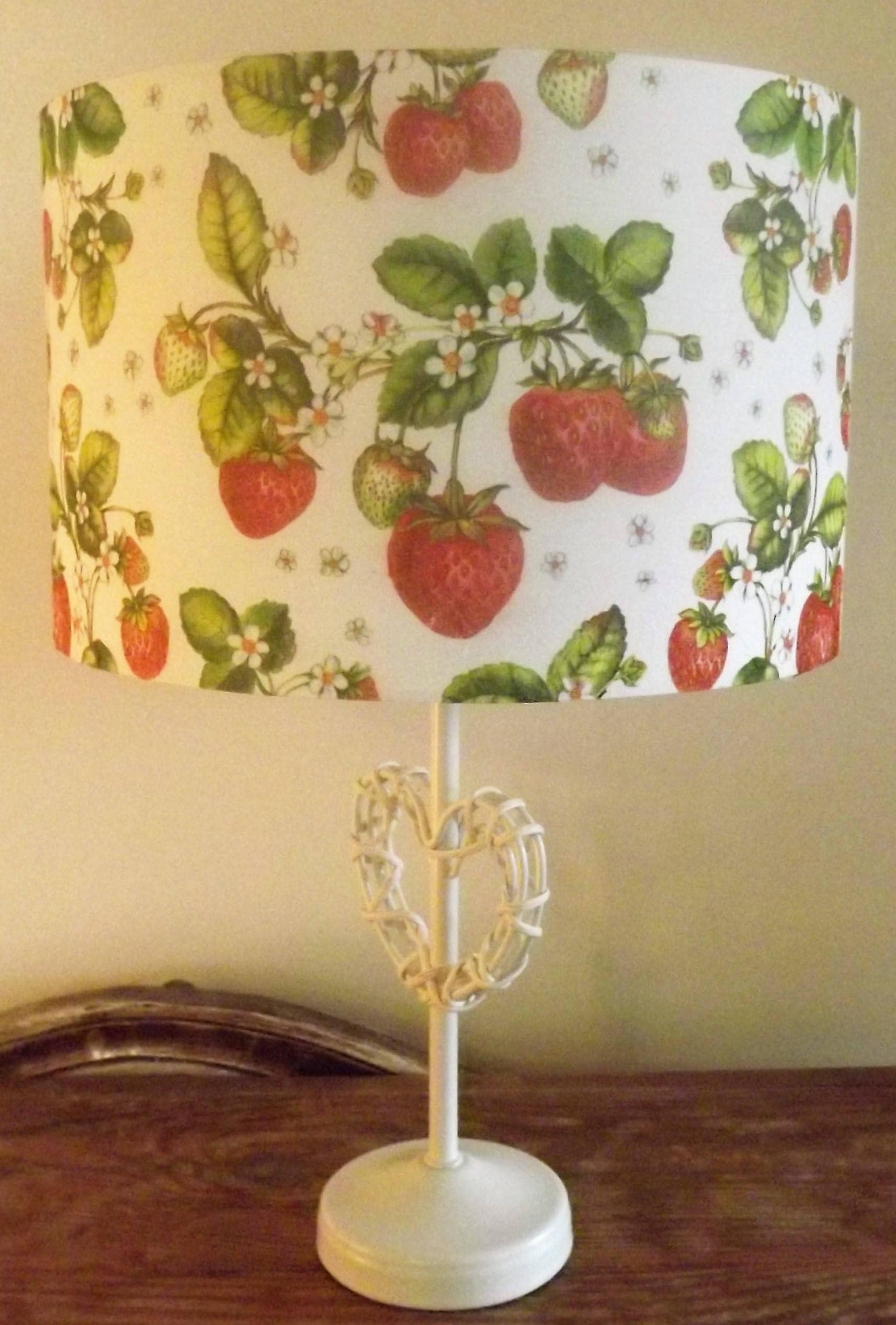 Strawberry top table lamp