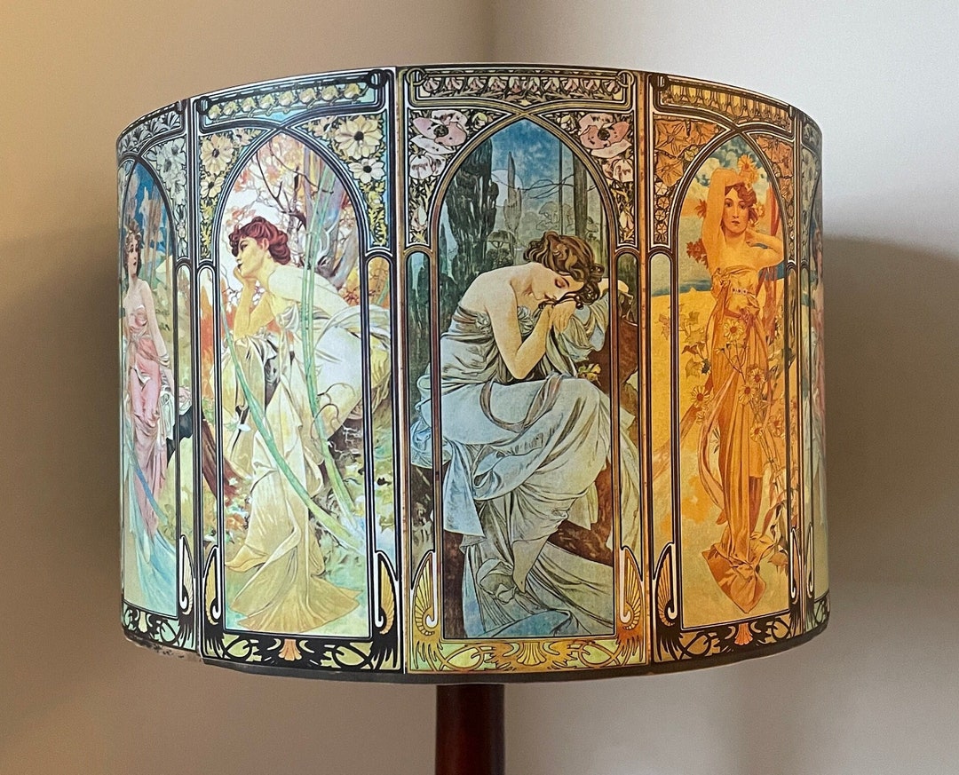 Art Nouveau Stained Glass Lampアルフォンスミュシャ Art Nouveau Stained Glass Lampアルフォンスミュシャ