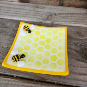 Decoratieve bijenschaal van gesmolten glas, handgemaakt, glazen schaal, uniek cadeau, trinketschaal