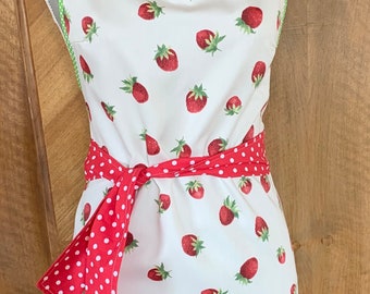 Apron Strawberries Strawberry Garden Spring