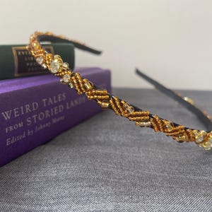 Golden Lining Reflection Headband – Solas na Maidne