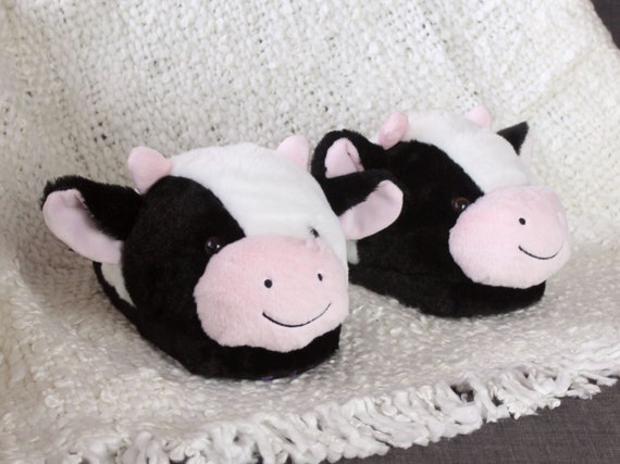 Cute Fuzzy Cow Slippers For Teens – Warm Cozy Cotton Plush Animal Shape Slip-On (Black + White, US 4-14)