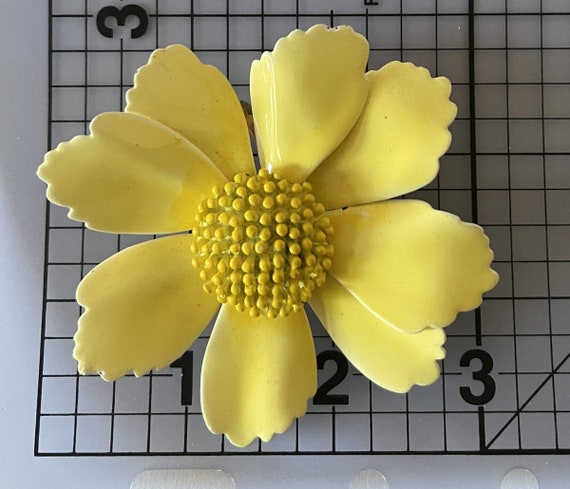 Vintage 1960s Yellow Enamel Flower Brooch Pin View 3