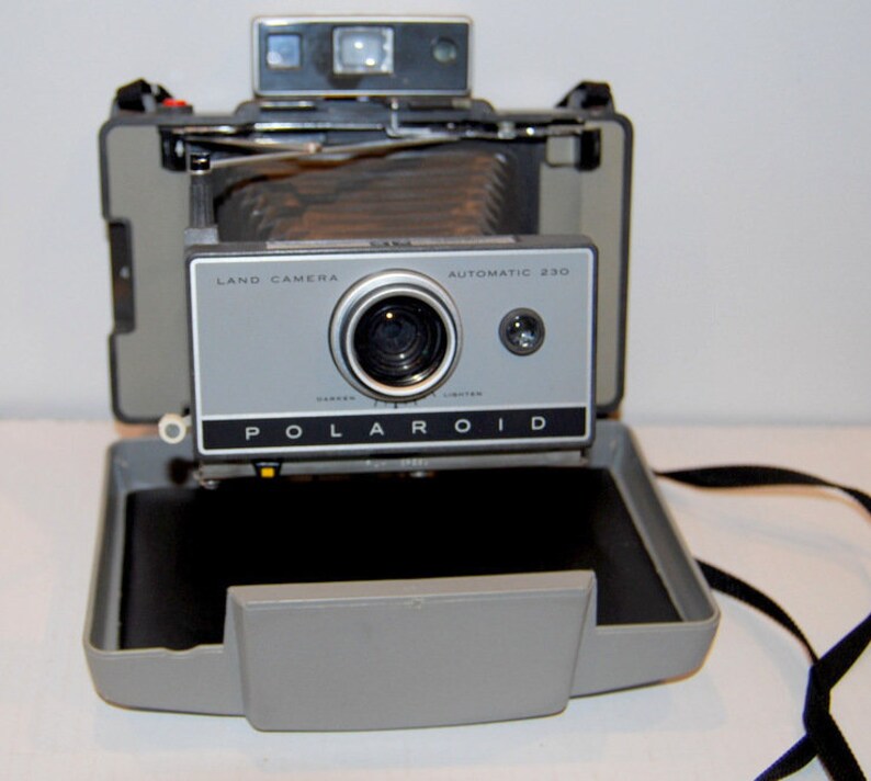 Vintage Polaroid Automatic 230 Land Camera With Case and Flash Etsy
