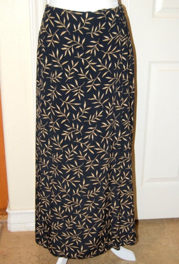 Vintage Jones New York Sport Black and White Floral Skirt Size Large 1990s Made in the USA