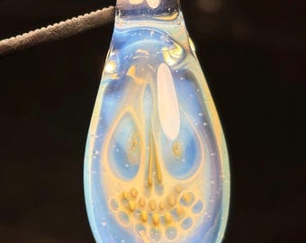 Fume Skull Pendant - Glopal