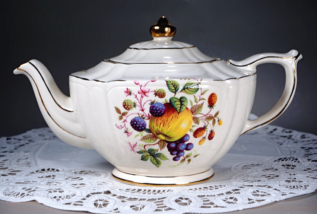 Sadler Fruit and Berries Teapot With Gold Gilt Trim, Full Sized Sadler