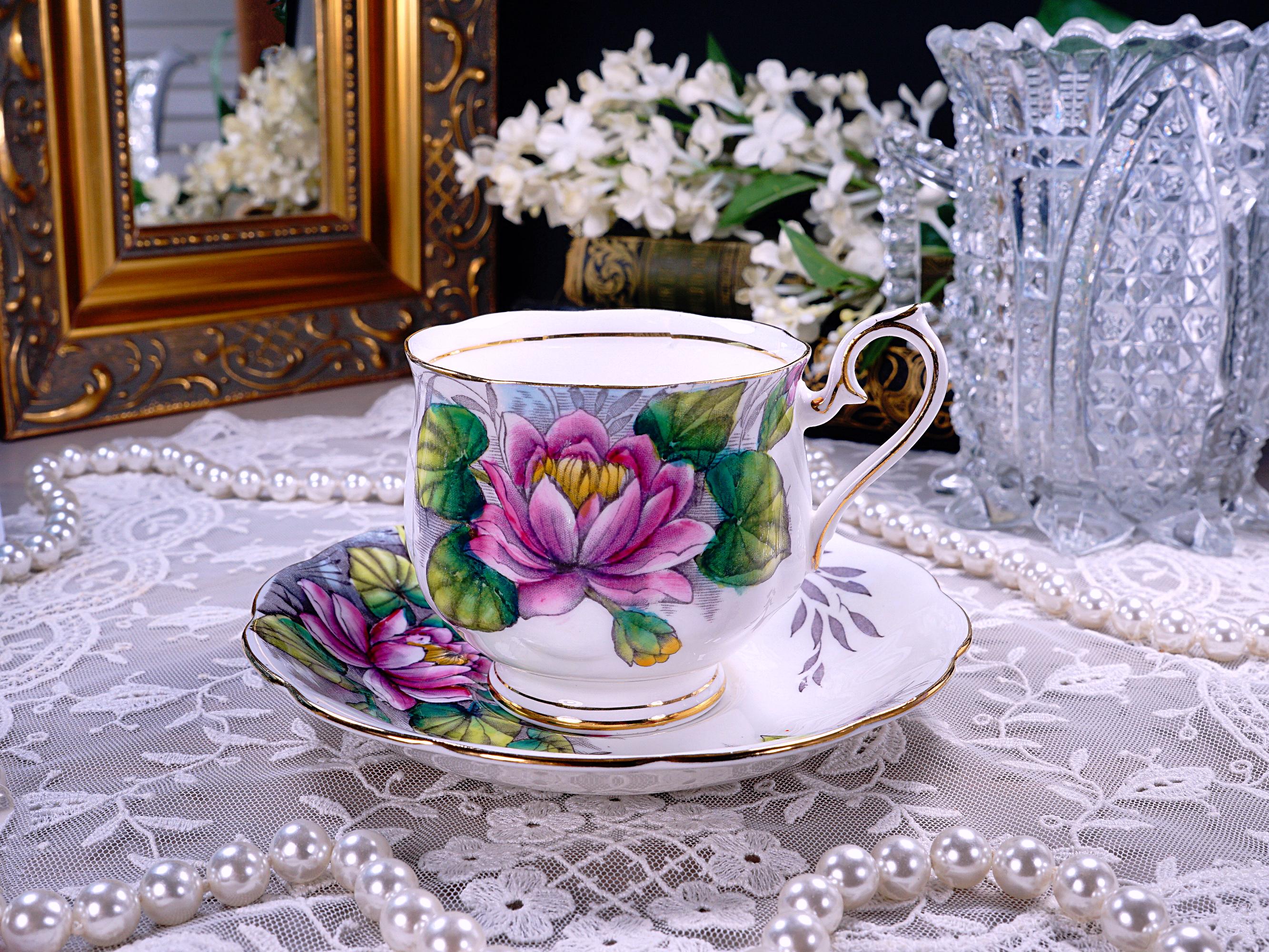 Royal Albert OLD ENGLISH ROSE Tea Cup and Saucer, Hampton Shape