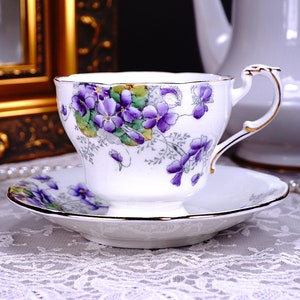 Paragon VIOLETTA Tea Cup and Saucer, By Appointment, Lavender and Purple Violets, Gold Gilt Trim, Made in England, Gift for Her, 1930s
