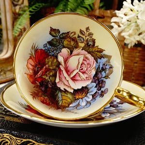 Aynsley PINK CABBAGE ROSE Wide-Mouth Tea Cup and Saucer, Painted/Signed by J.A. Bailey, Center Rose Bouquet, Elegant Gold, England, 1950s