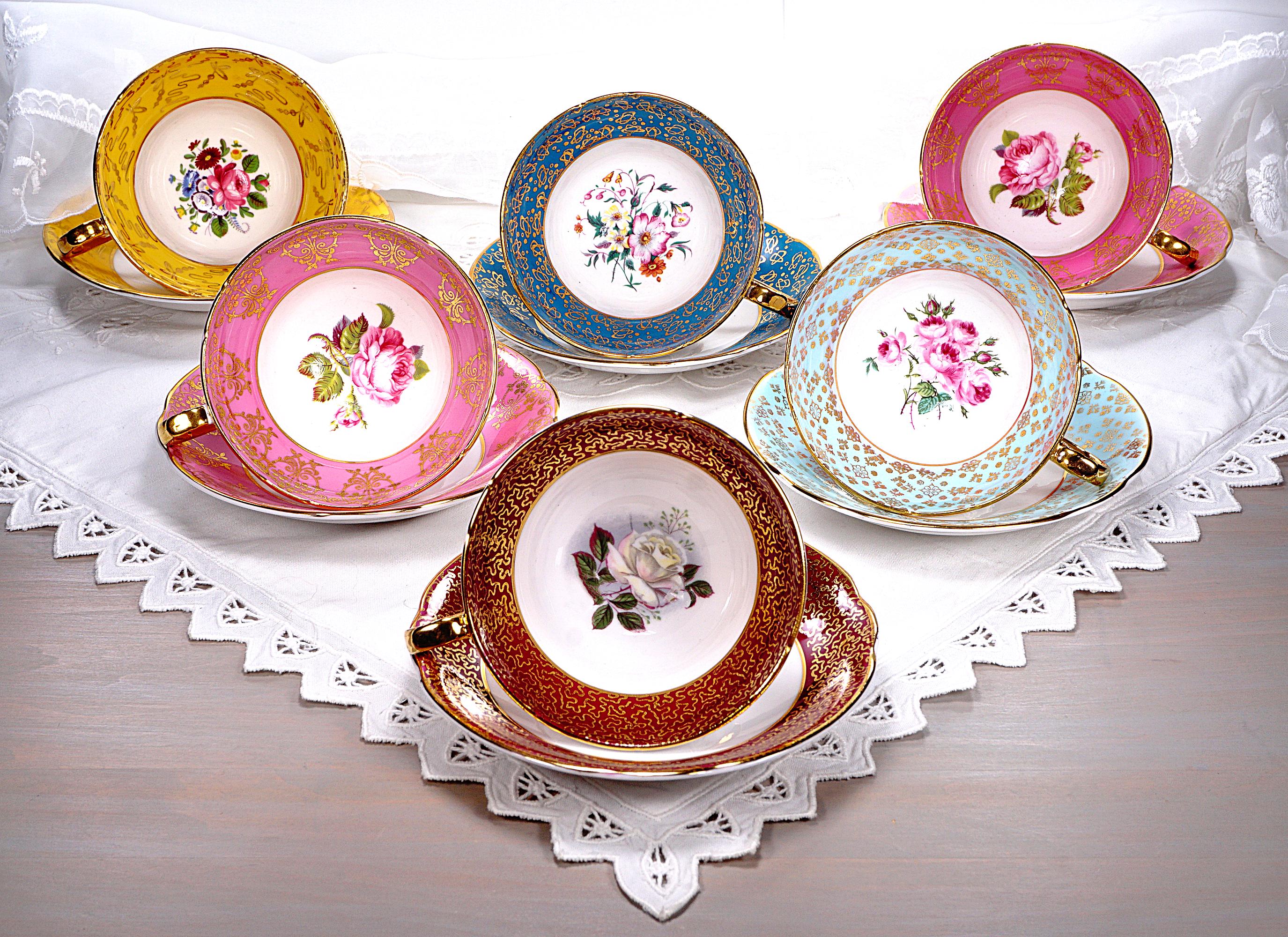 An Exquisite Trio Crown Staffordshire Rock Bird 5322 1970s