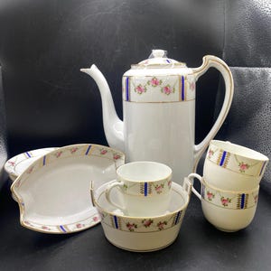 Antyczny zestaw do czekolady Nippon, 3 filiżanki, 6 spodków, maselniczka i miseczka na seler, różowe róże