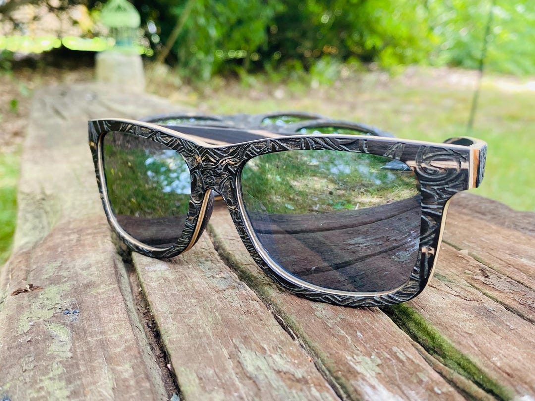 Lunettes de soleil en bois à gravure zèbre Hives Mind Édition
