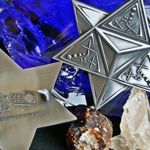 Boucle de ceinture Merkaba Star Tetrahedron Géométrie sacrée - Plaqué nickel, mode durable, conception de la géométrie sacrée, accessoires respectueux de l&#39;environnement